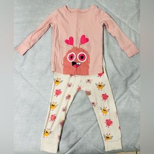 Old Navy Snug-Fit Graphic Pajama Set for Baby.